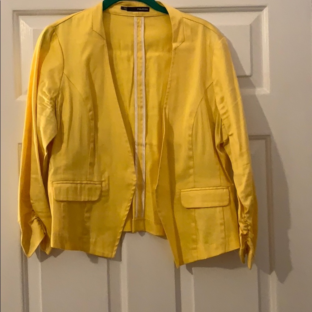 Yellow blazer